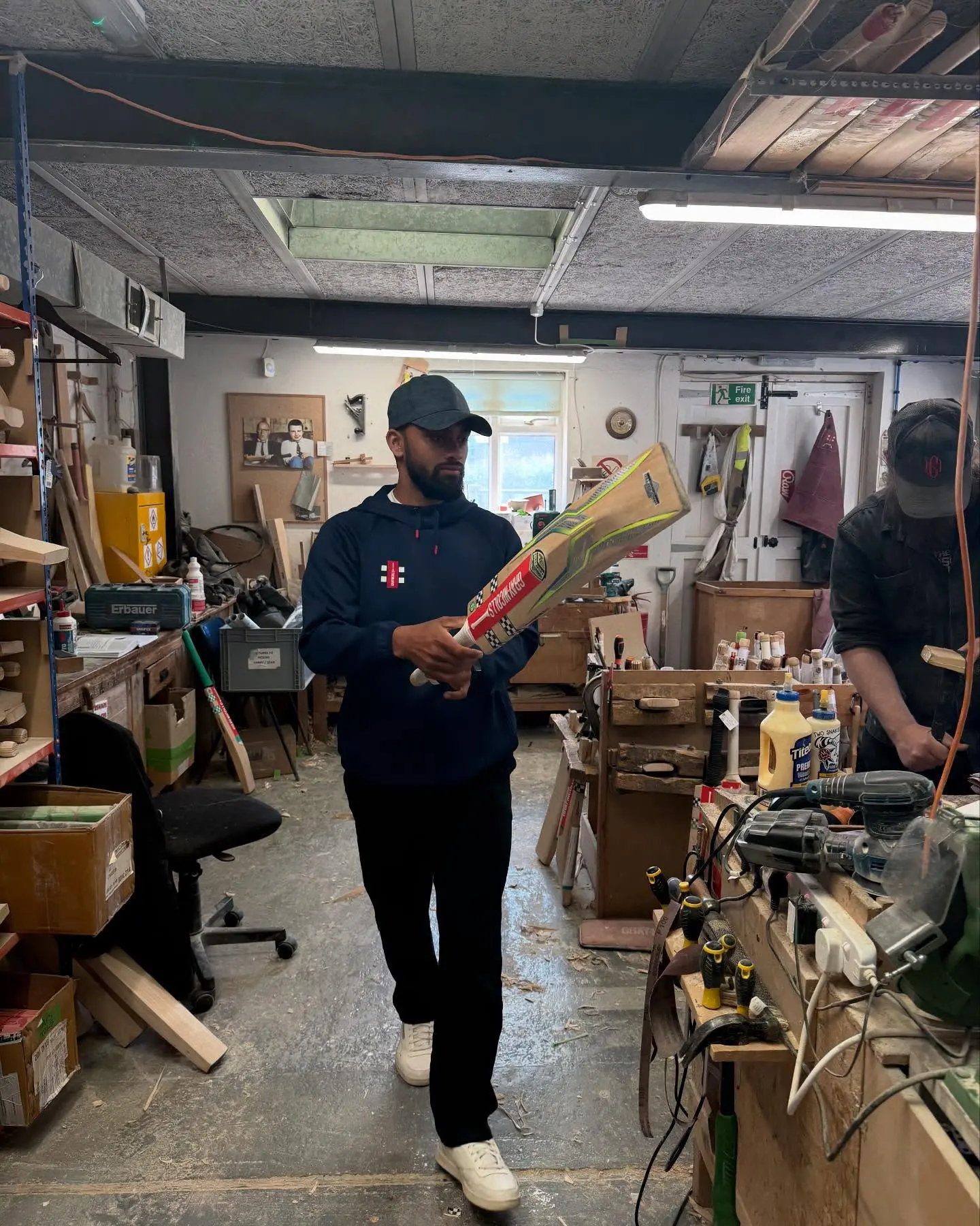 Kushal Explores Graynic Bat Factory Discover bat artistry at Graynic's factory with cricketer Kushal and admire craftsmanship.