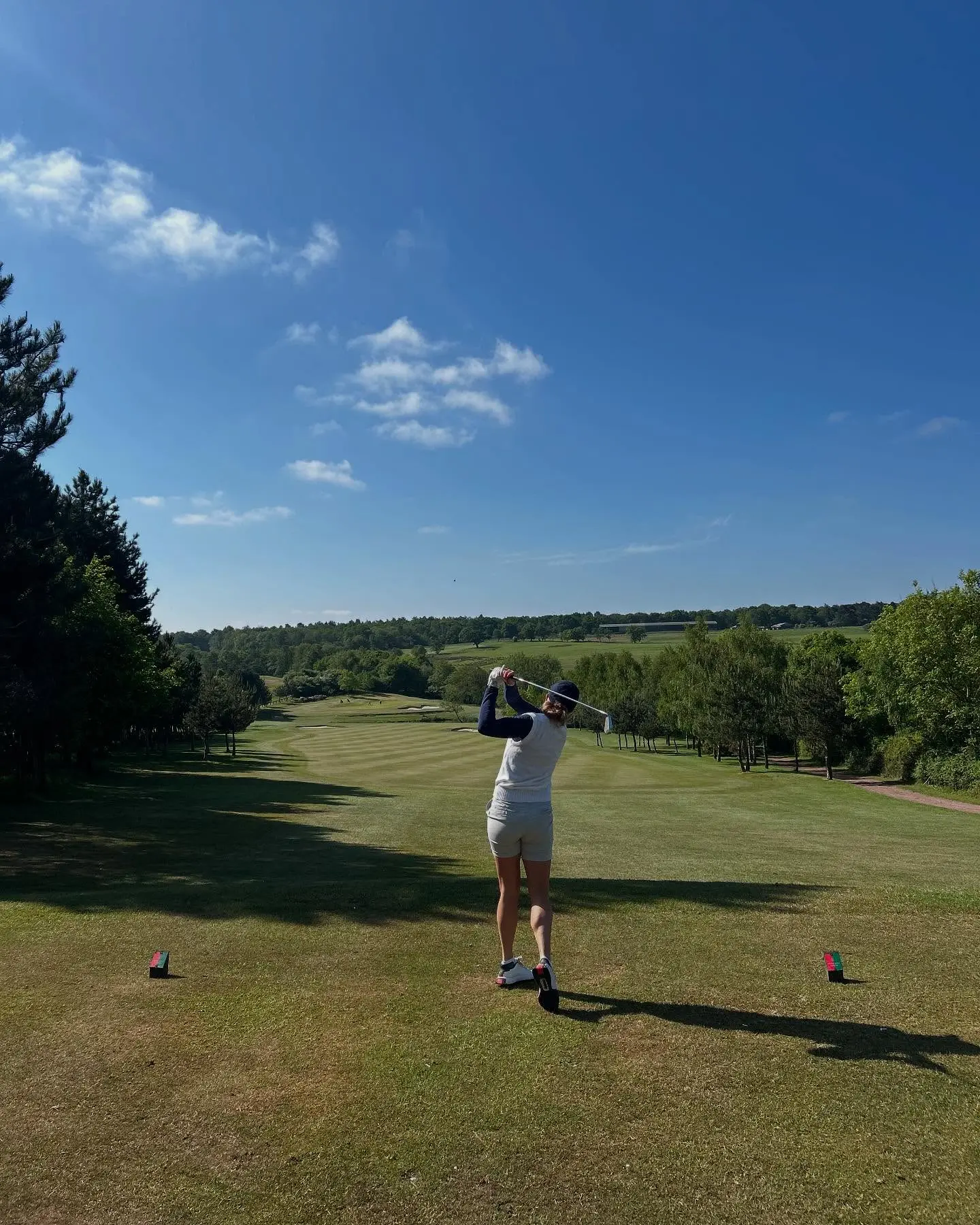Lauren Winfield-Hill Enjoys A Stylish Golf Outing Excellence meets humor on lush golf greens as Lauren’s style and wit shine off the pitch!!