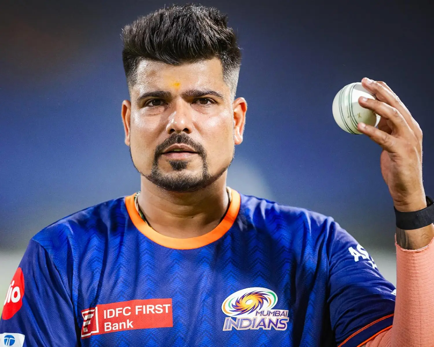 Karn Sharma dazzles with magical spin on field, igniting fierce Mumbai Indians energy!!!