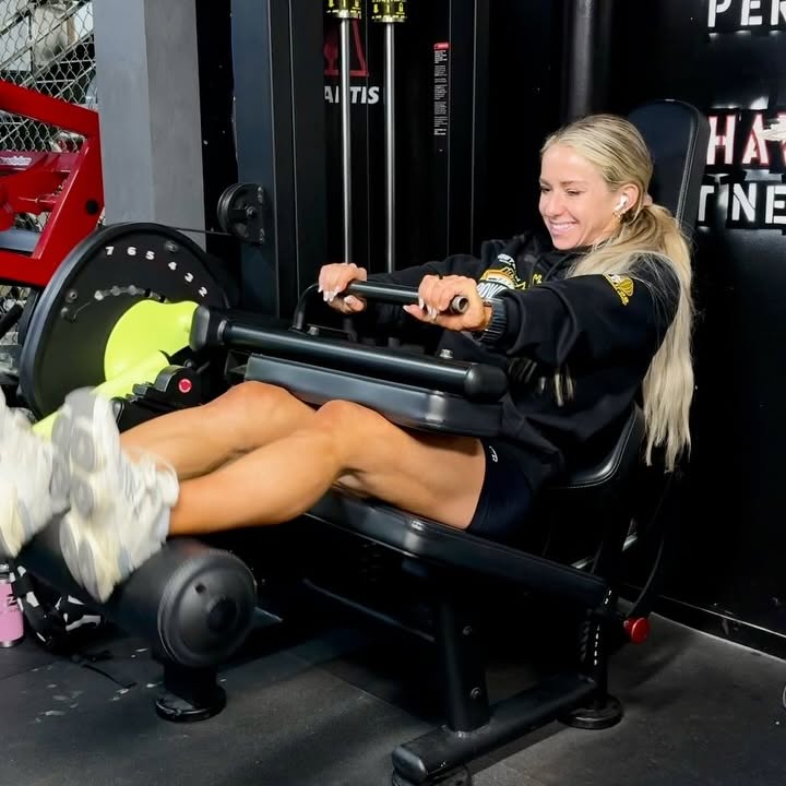 Mastering 5AM Leg Day: Fitness Tips From Zoe Ziegler