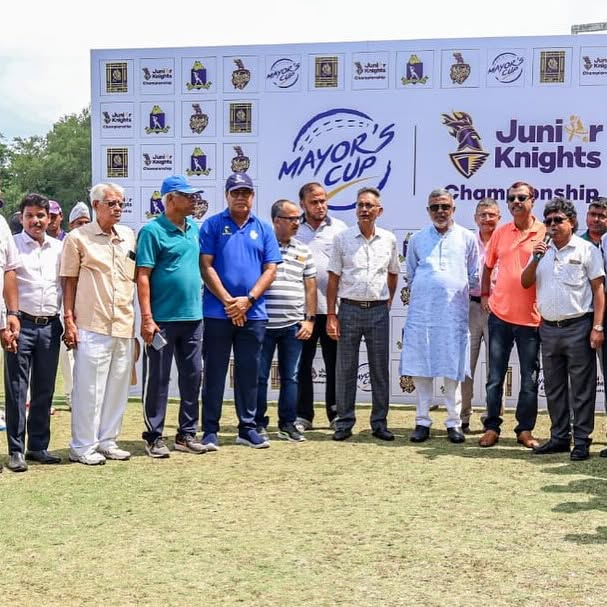 Mayor’s Cup Final Off To A Colourful Start