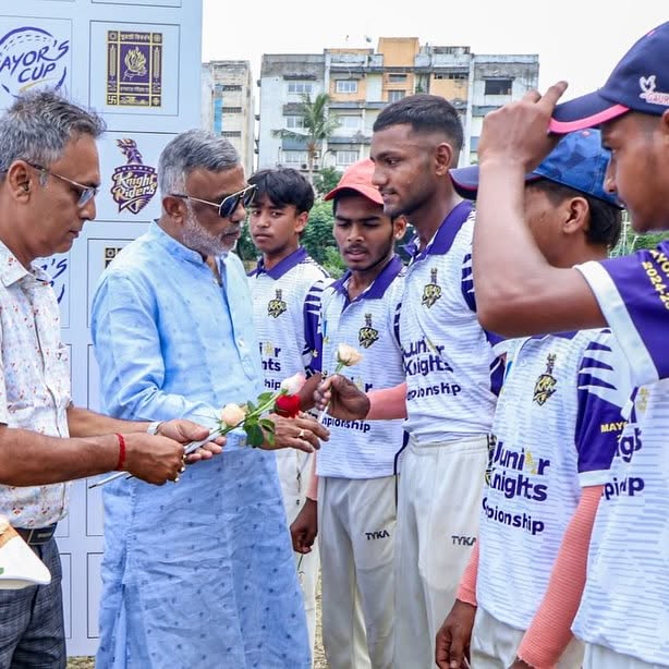 Mayor’s Cup Final Off To A Colourful Start