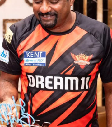 Muttiah Muralitharan Birthday Thanks Fans And Family