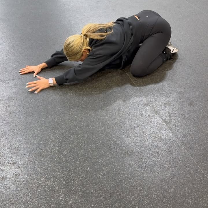 Natalie Kollars Enhances Lat Flexibility In Athletic Training