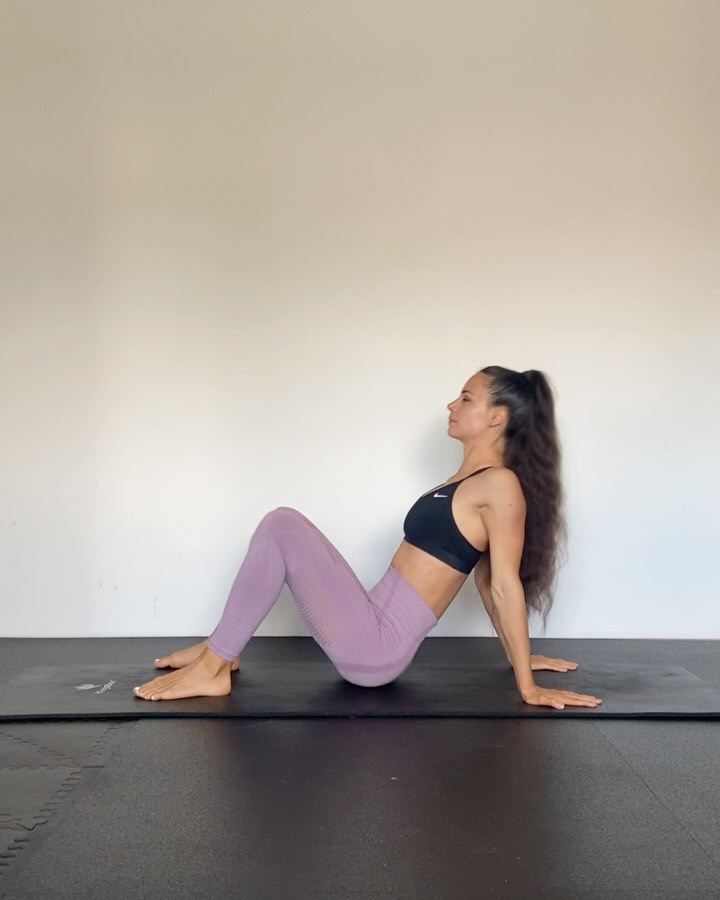 Nina Strojnik’s Empowering Handstand Training