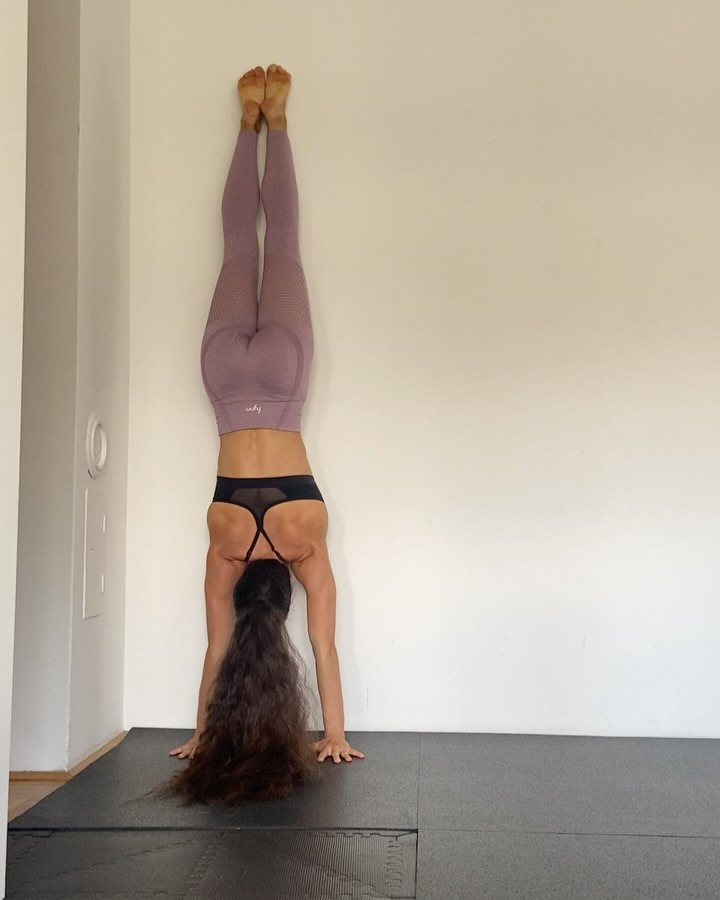 Nina Strojnik’s Empowering Handstand Training