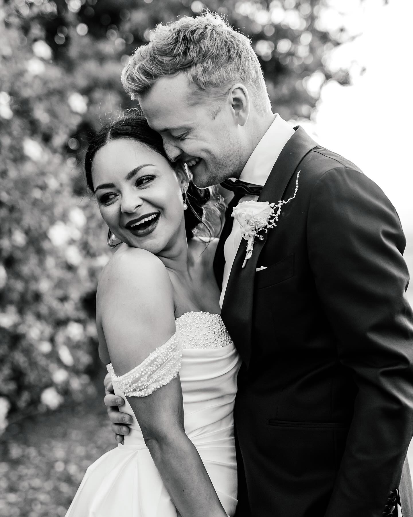 Reeza Hendricks Shines Under Starry Wedding Lights