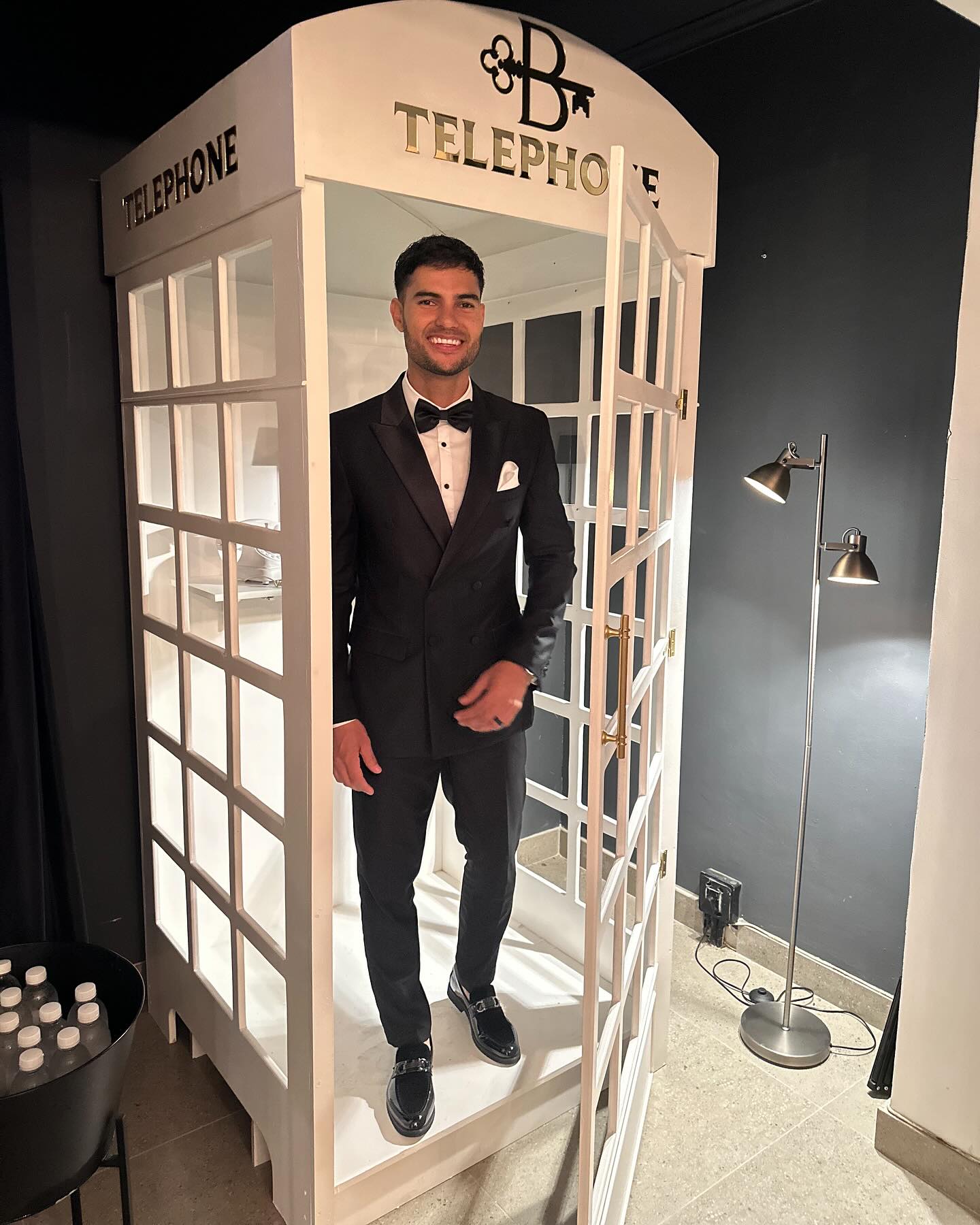 Reeza Hendricks Shines Under Starry Wedding Lights