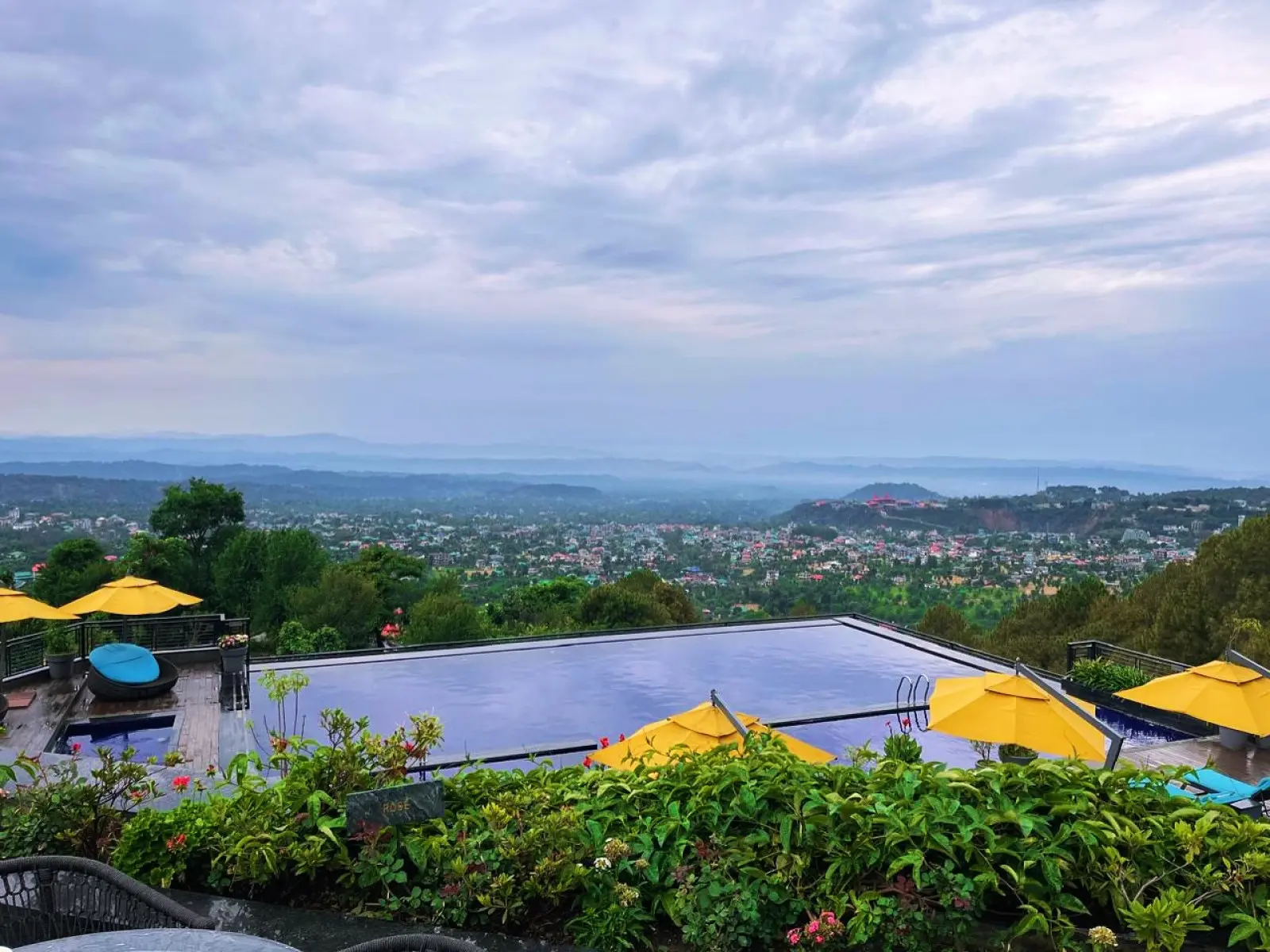 Serenity In Mountains: Anjum Chopra’s Reflective Escape Anjum Chopra offers a serene throwback capturing India’s grand mountain vistas in style!!