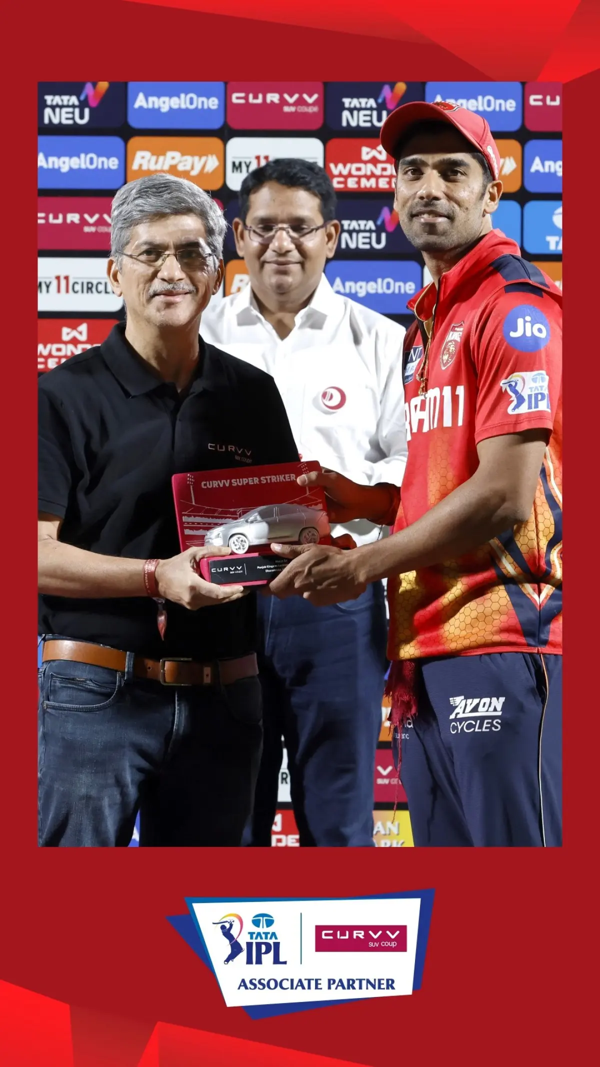 Shashank Singh Wins Curvv Super Striker Award Shashank Singh earns accolade as performance dazzles in an IPL clash: PBKS vs LSG in style