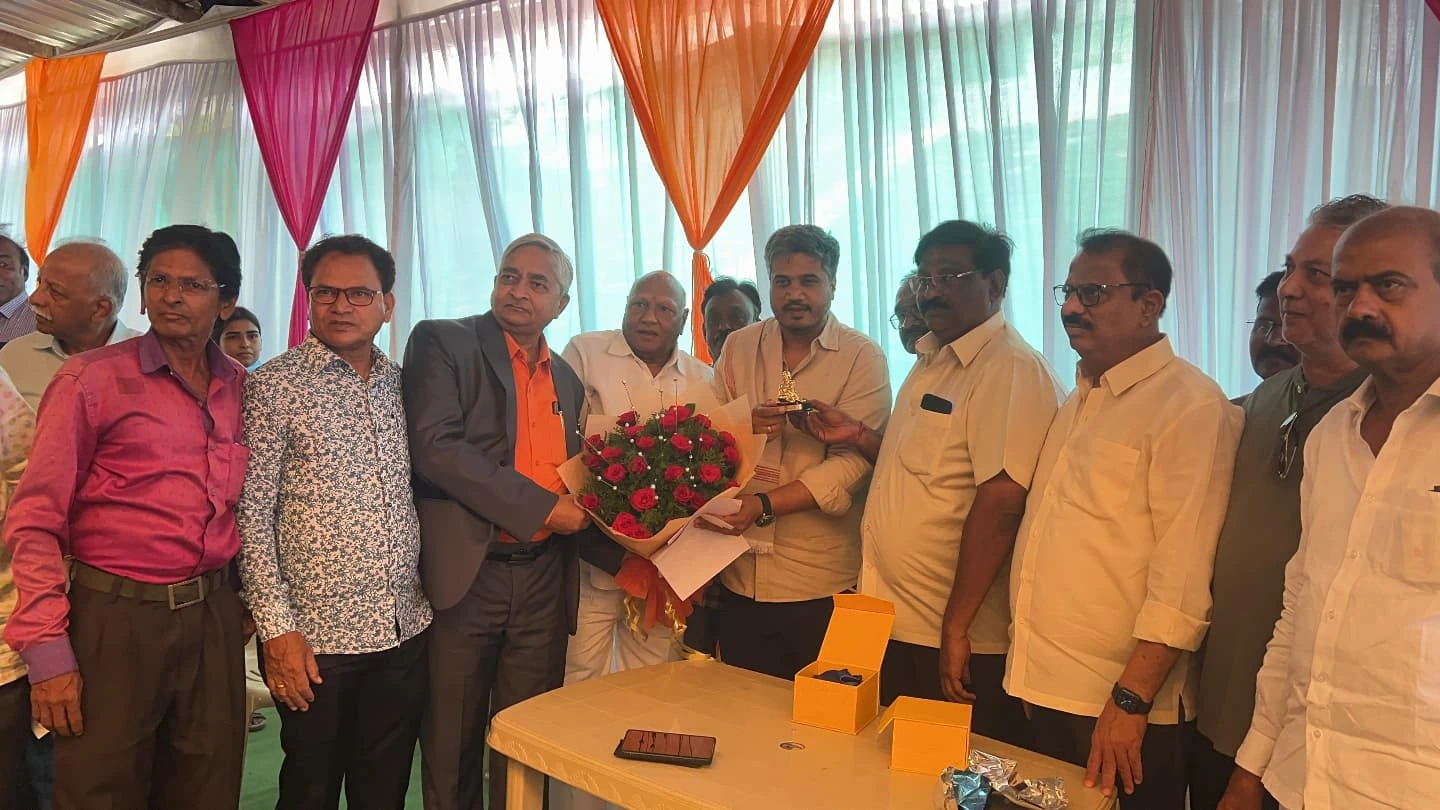 Solapur Cricket Association Honors MCA Officials