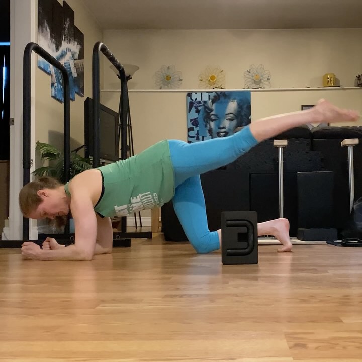 Strengthen Your Hips With 10 Targeted Exercises