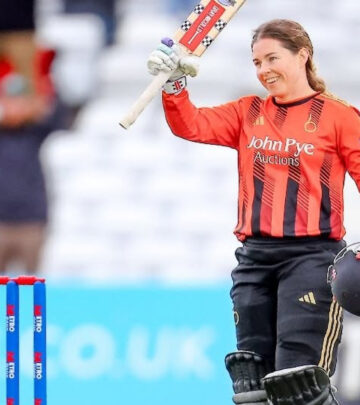 Tammy Beaumont Posts First Blaze Century
