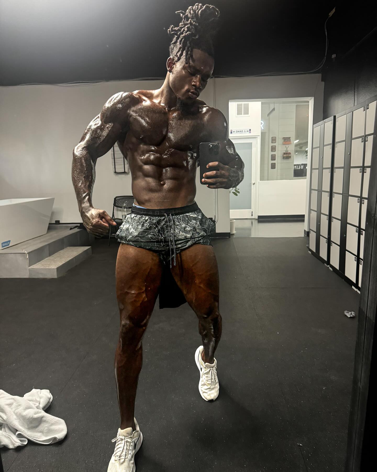 Transformative Fitness Journey: DT's Intense Training