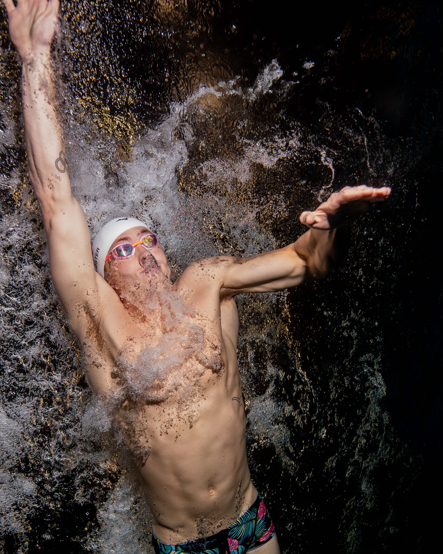 Underwater Action: Texas Longhorns In Focus