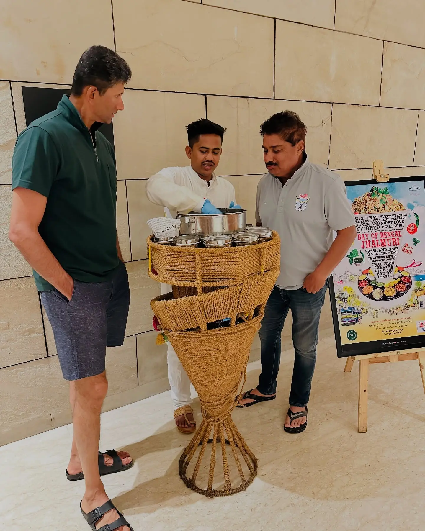 Venkatesh Remembers Bengaluru Days With Jhalmuri Treat Venkatesh Prasad savors nostalgic jhalmuri, reviving cherished college days in Bengaluru.
