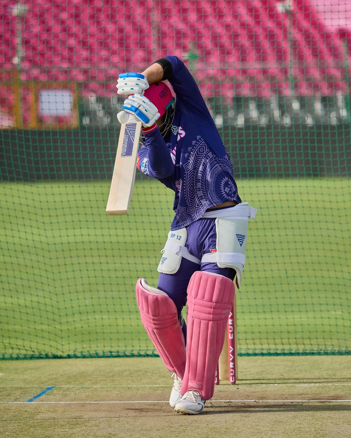 Versant’s Goat Glove Shines With Taruwar Kohli Cricket gets a boost as Taruwar Kohli champions Versant’s new battle-ready glove in style!