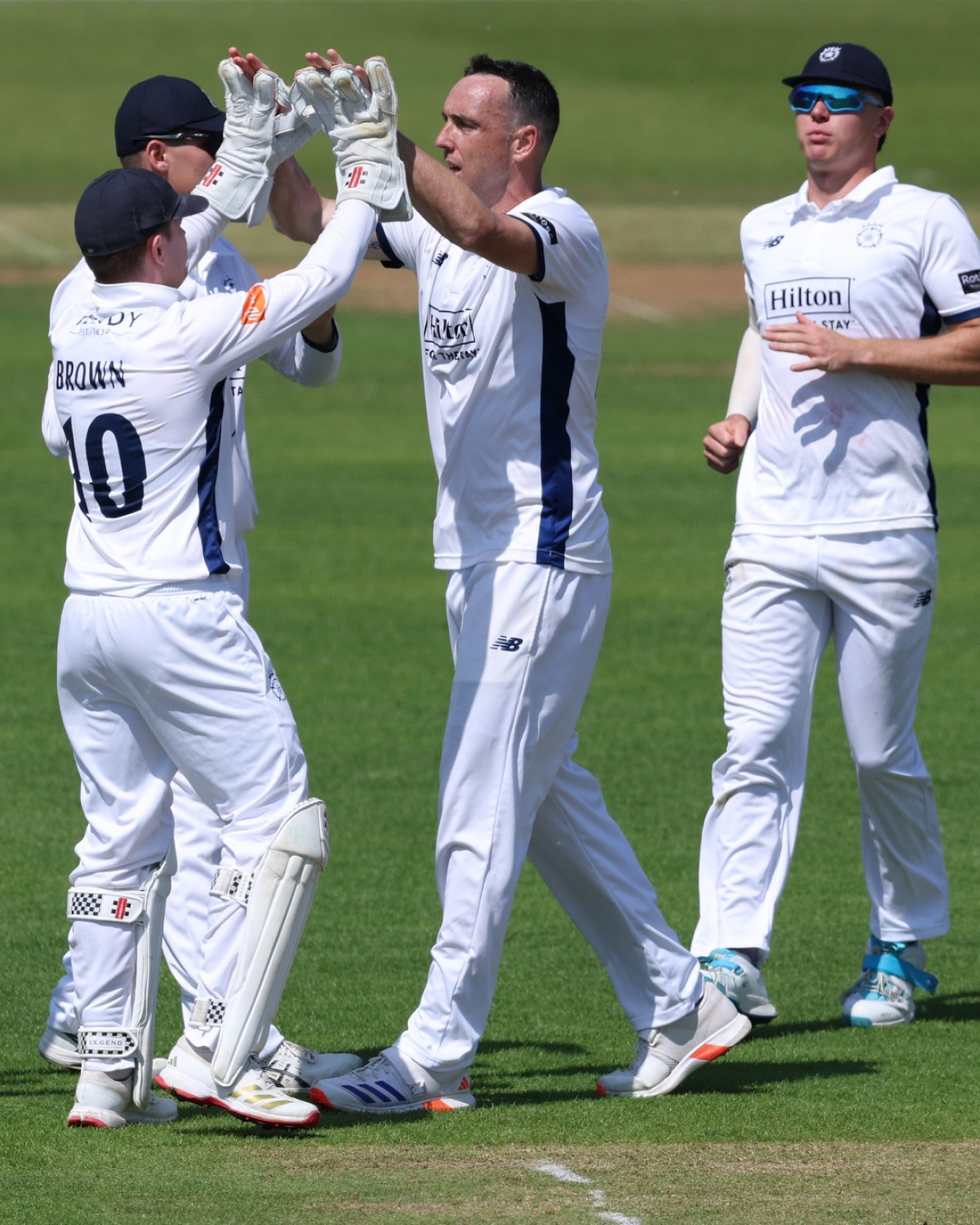 Warwickshire Fall Short Despite Stellar Bowling Display Abbott’s five-wicket haul shines as bowling brilliance fails to rescue Warwickshire’s innings.