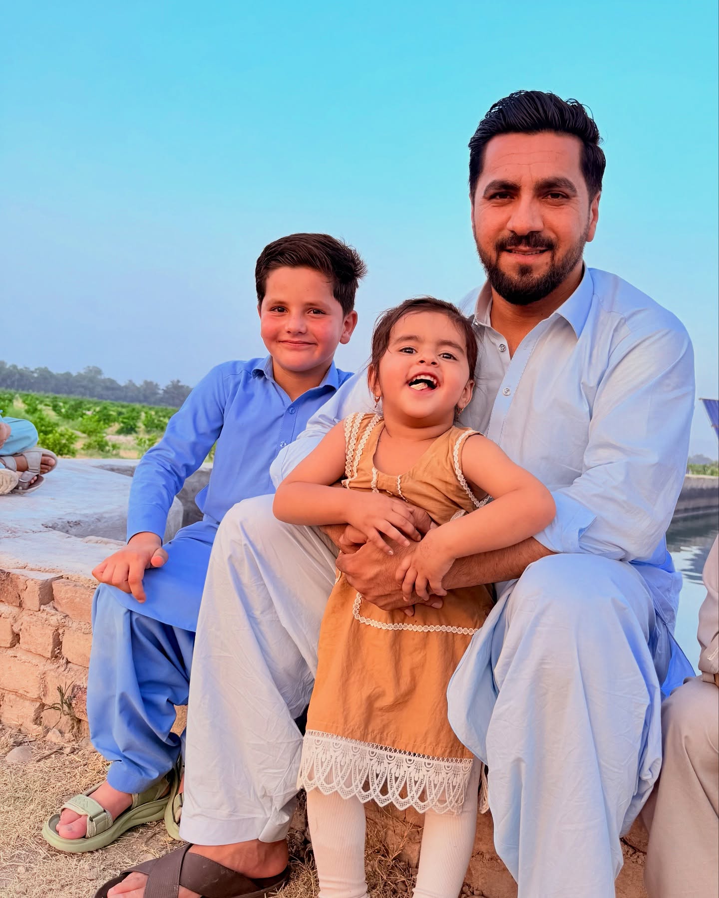 Aftab Alam Celebrates Jumaa Mubarak In His Garden Aftab Alam warms hearts on Jumaa Mubarak, hosting a quiet garden moment with dear ones all.