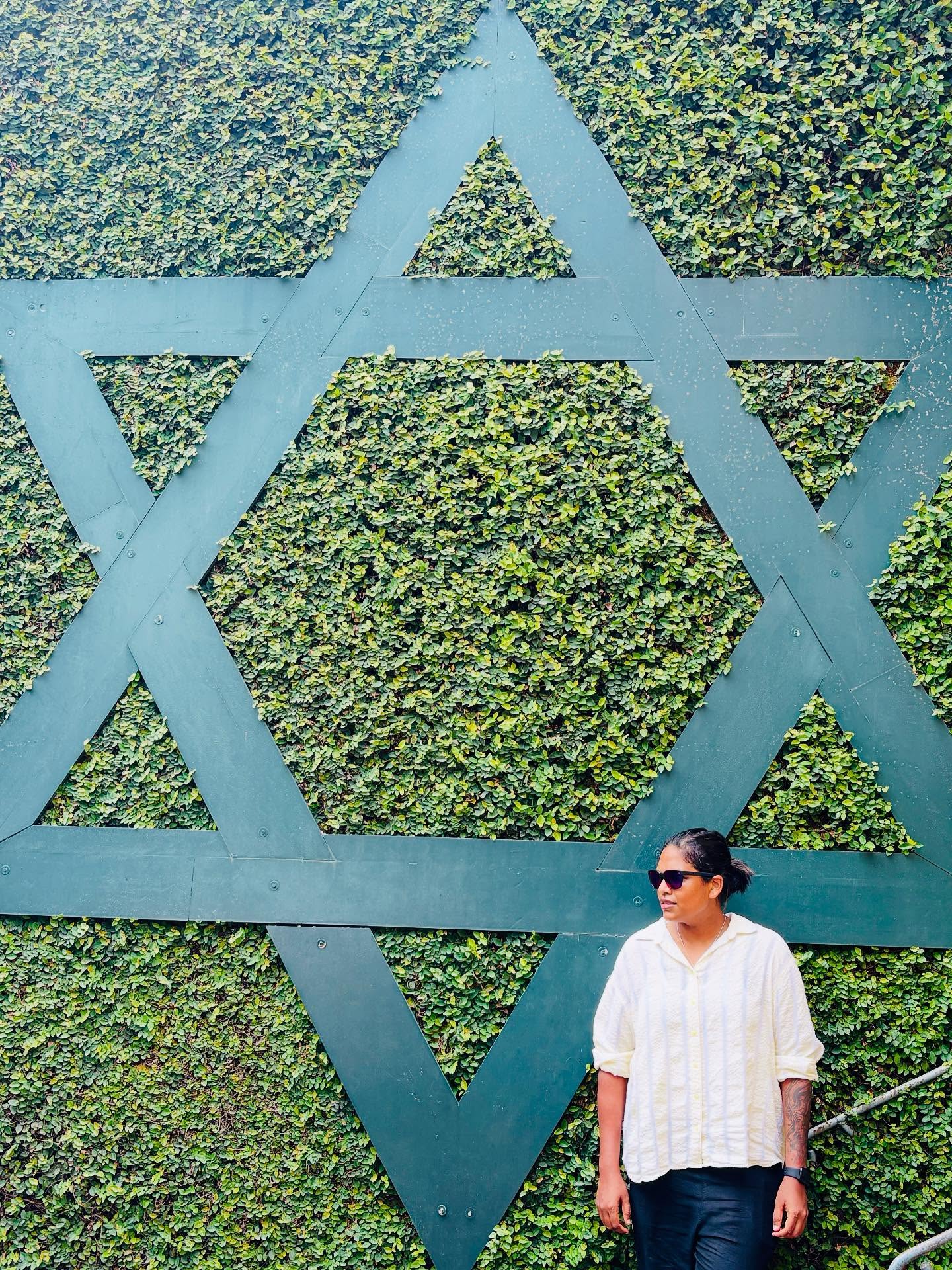 Synagogue Snapshot: Asha Sobhana Shares A Touching Greeting, Embracing Cultural Heritage!