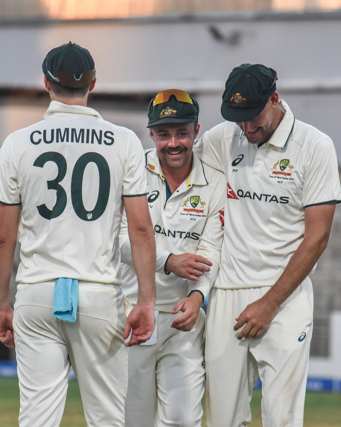 Aussie Men’s Cricket Shine in Joyful Display Vibrant energy on the field as players celebrate a stellar display of unity and skill now!