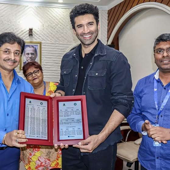 Bollywood Stars Shine At Eden Gardens
