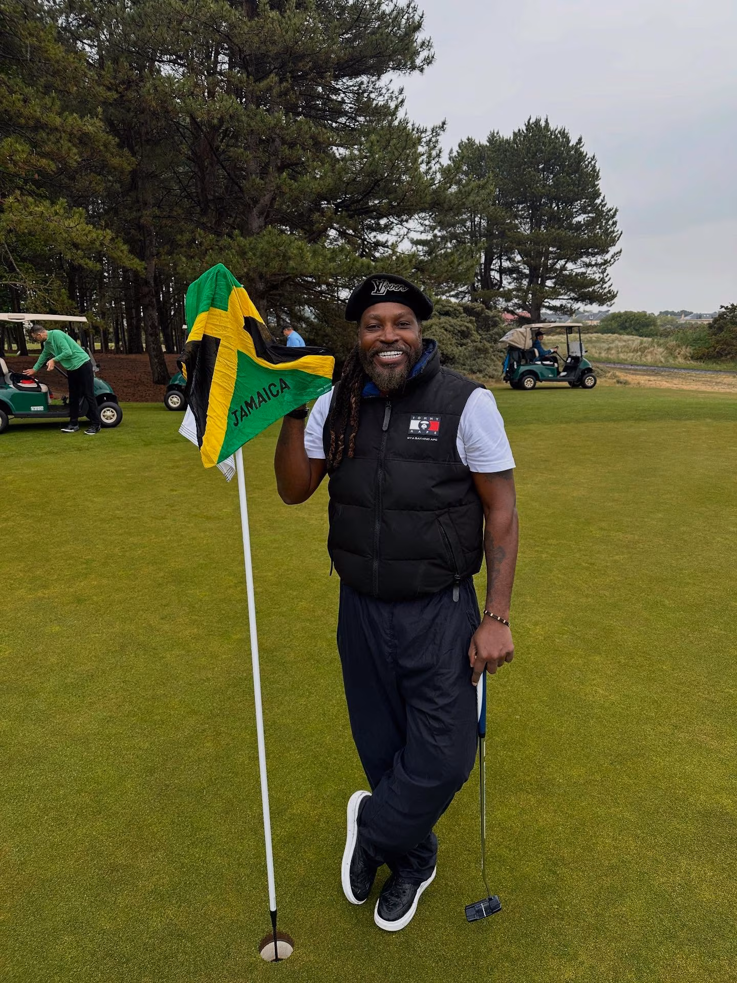 Chris Gayle’s Rocky Golf Round Amid Cold & Wet Weather Cricketer Chris Gayle takes on an 18-hole golf challenge in cold, wet conditions with fun.