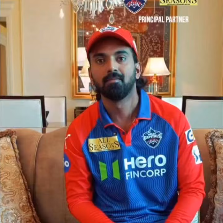 Delhi Capitals Celebrates Fan Support