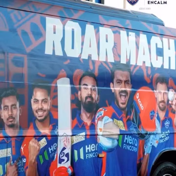 Delhi Capitals Celebrates Fan Support
