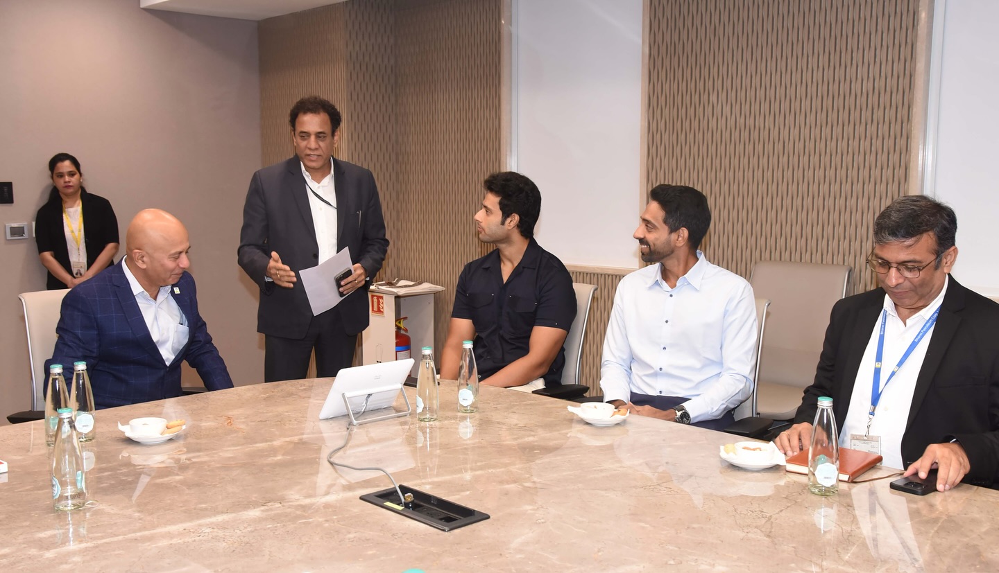 Dhawal Kulkarni Felicitated At BPCL Office