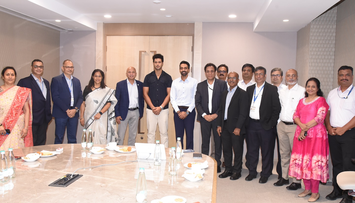 Dhawal Kulkarni Felicitated At BPCL Office