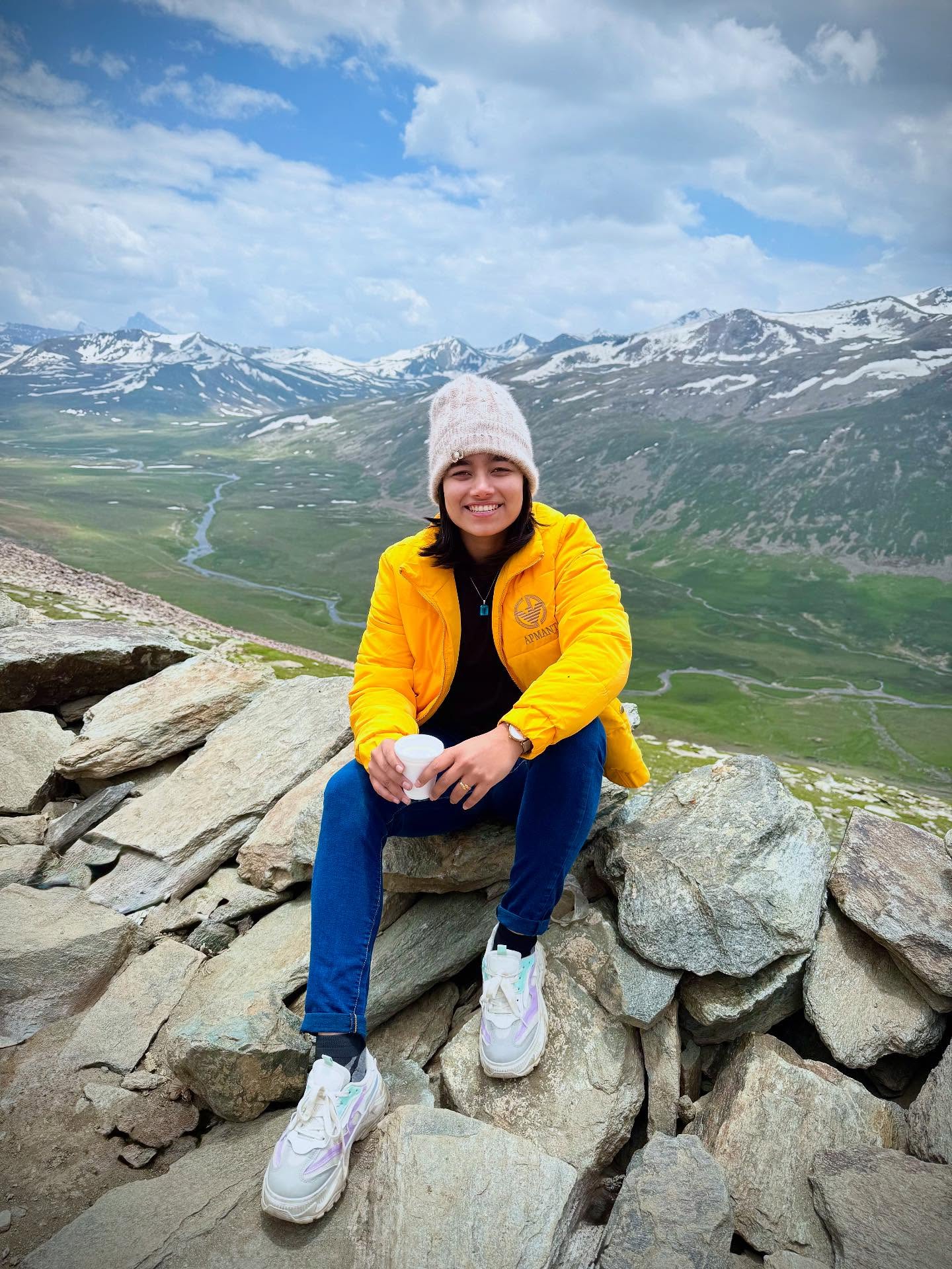 Fatima Sana Embraces Nature’s Calm Cricket star Fatima Sana savors calm sunsets and mountain views, fueling inner peace. Wow!