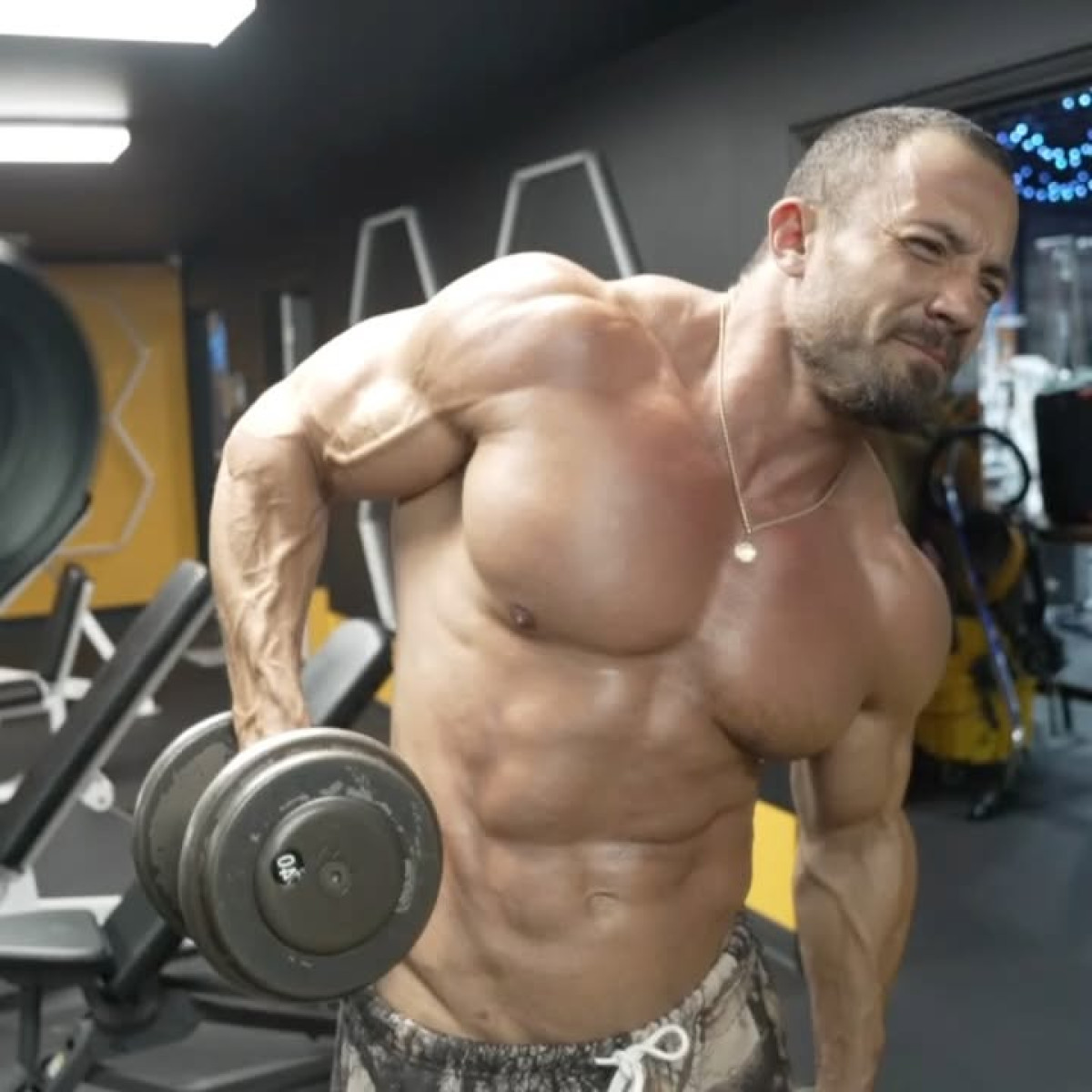 Frank Garrott Coelho Shines on Abs and Biceps Fitness pro Frank Garrott Coelho unveils a fresh workout spotlighting abs and biceps gains.