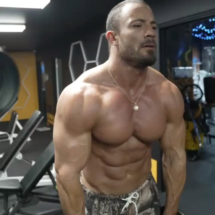 Frank Garrott Coelho Shines on Abs and Biceps