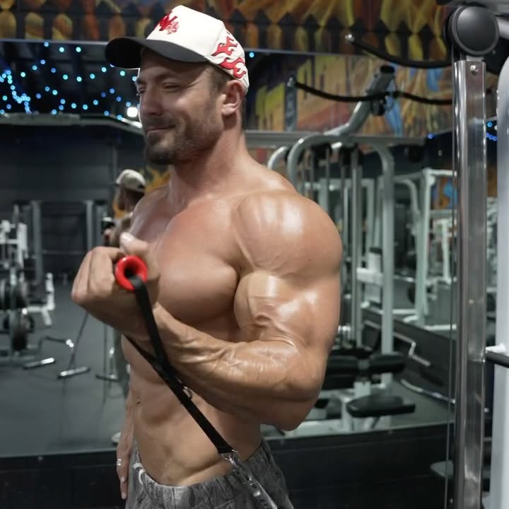 Frank Garrott Coelho’s 3D Bis & Delts Display