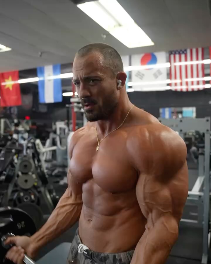 Frank Garrott Coelho’s Full Bicep Workout