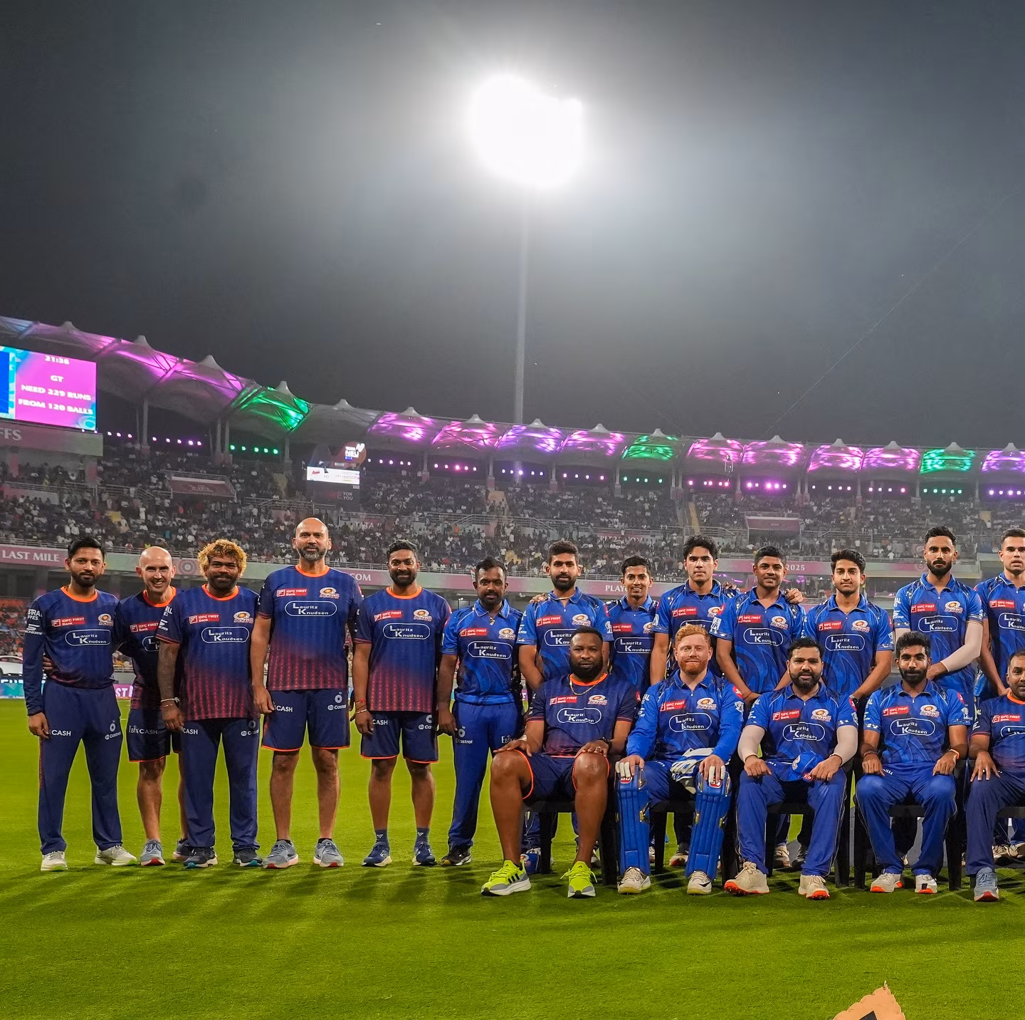 Hardik Pandya Expresses Gratitude To Fans And City Appreciation for a united squad and overwhelming support, captured in a heartfelt post!