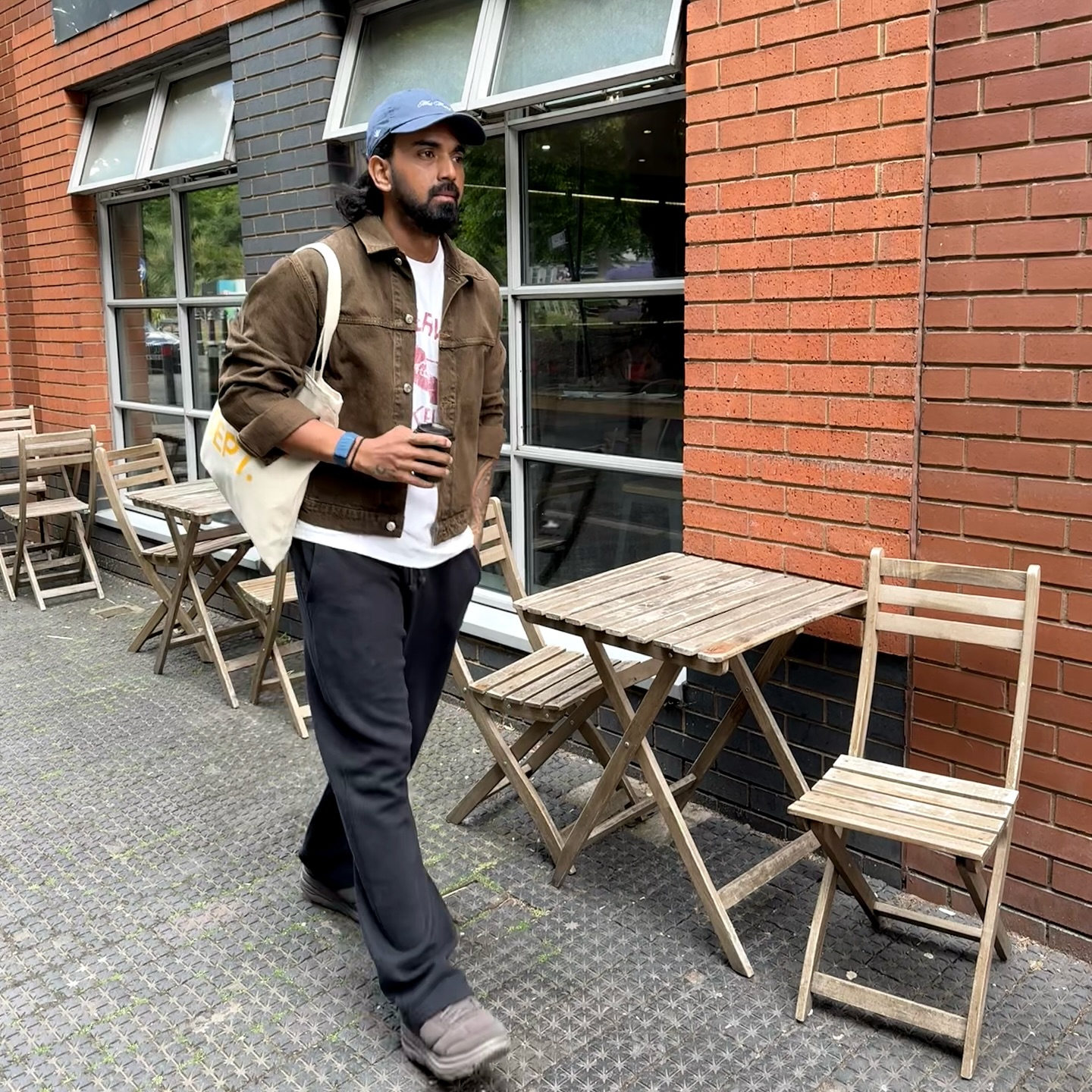 KL Rahul Enjoys Laid-Back Sunday Vibes International cricket star KL Rahul shares his relaxed Sunday mood with fans on Instagram.