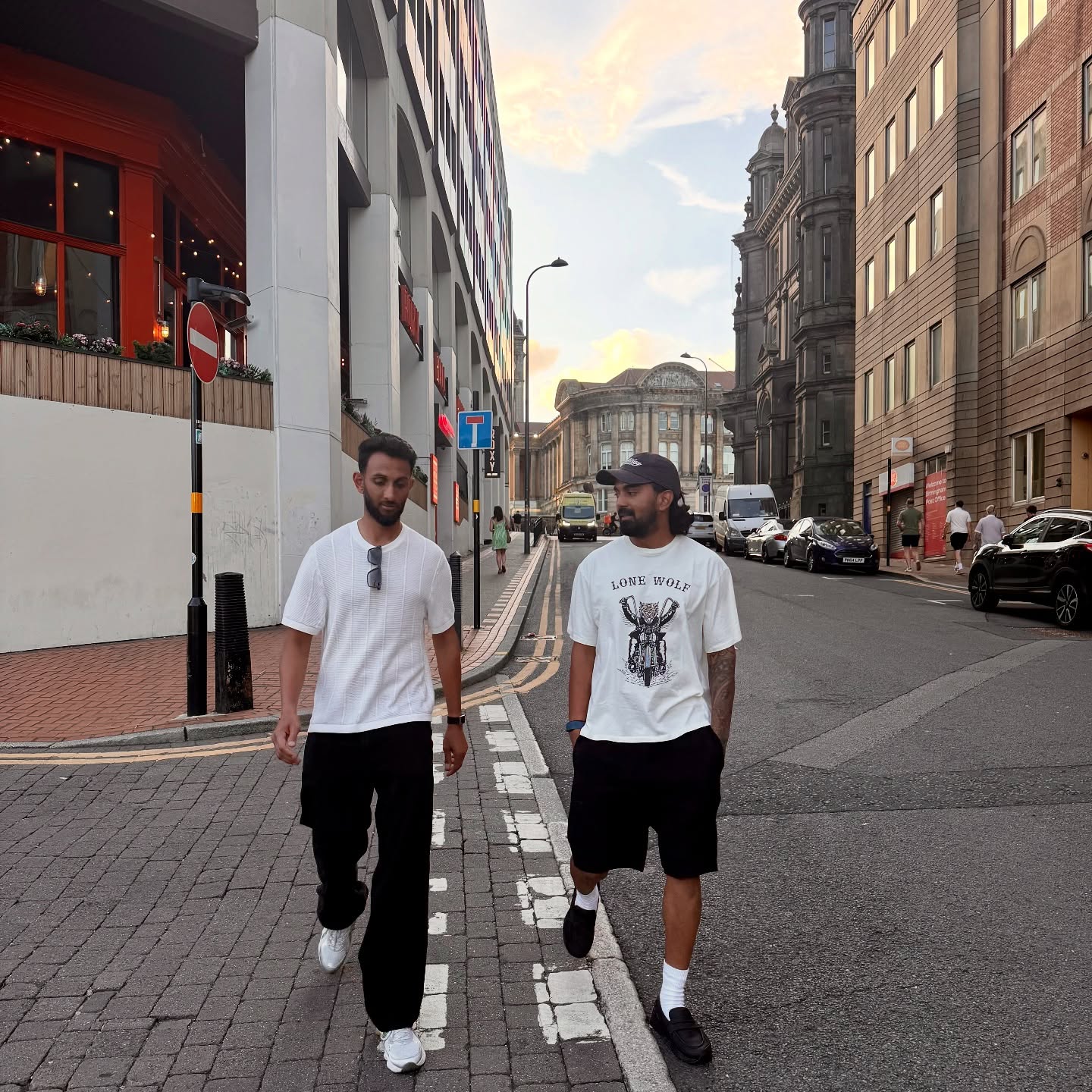 KL Rahul Enjoys Laid-Back Sunday Vibes