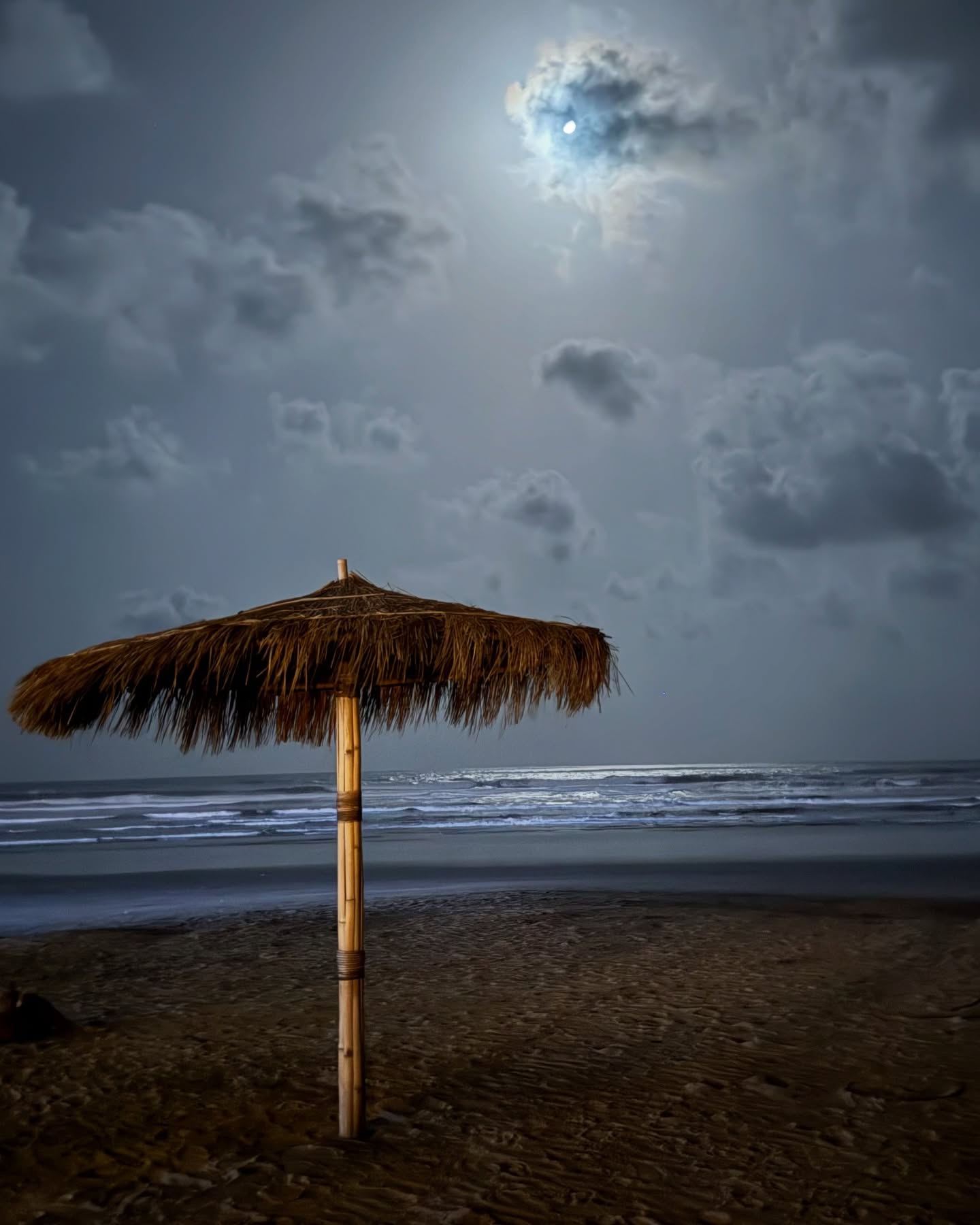 Moonlit Waves Inspire Sameer Rizvi’s Serene Reflections