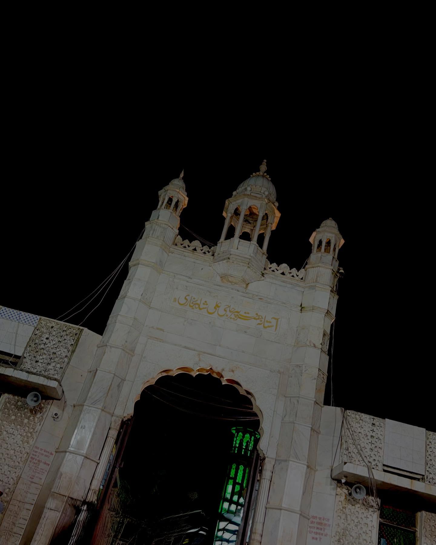 Mumbai’s Haji Ali Dargah: A Monsoon Marvel