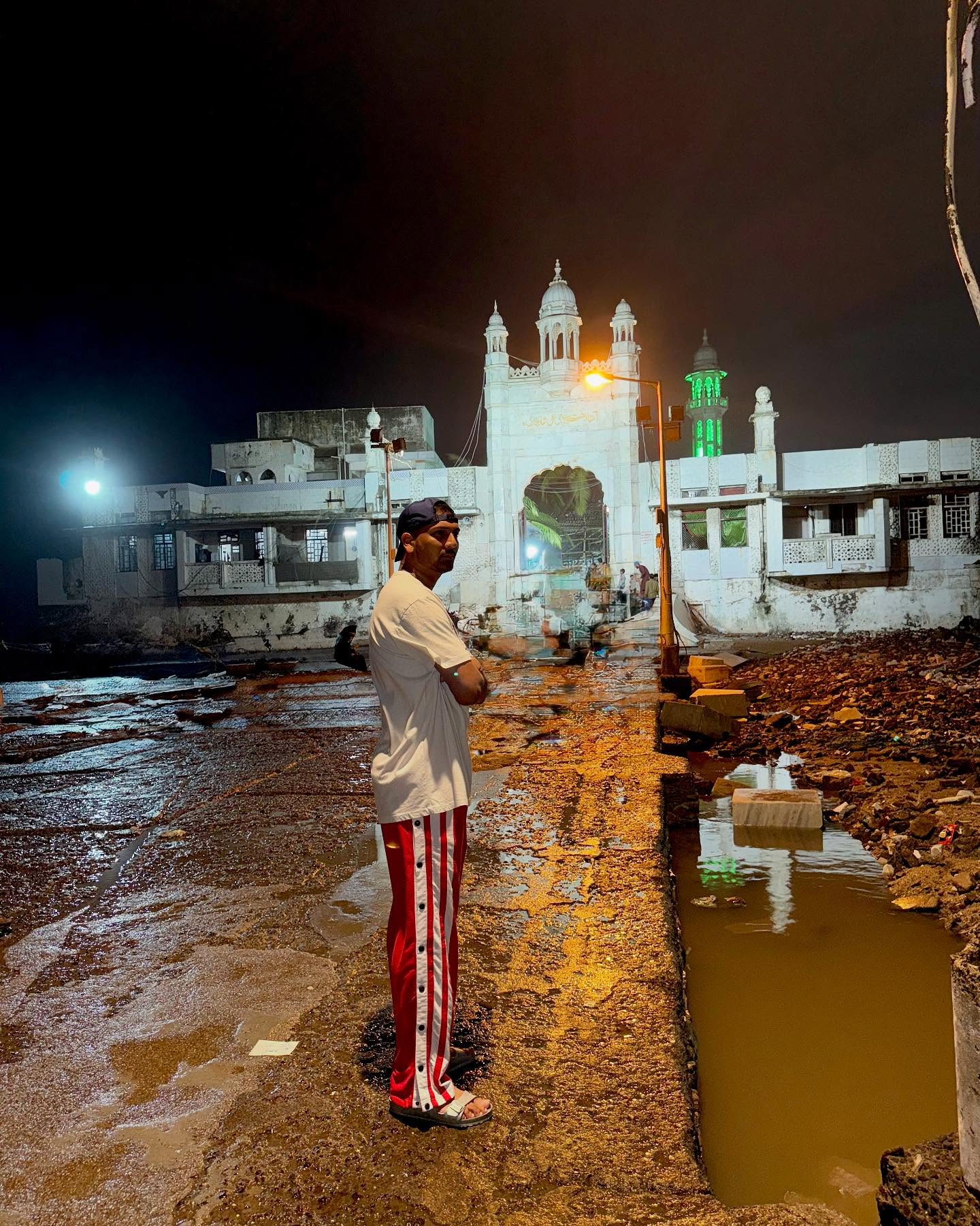 Mumbai’s Haji Ali Dargah: A Monsoon Marvel