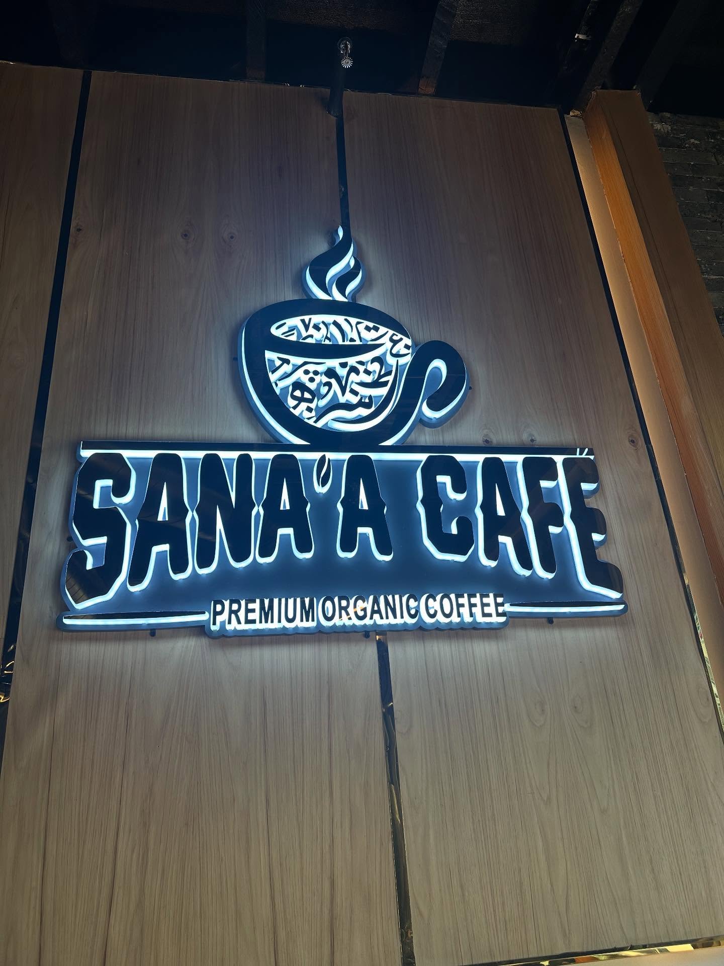 Oakland Coffee Walk Captures Urban Graffiti Vibe Critic Pommie Mbangwa savors city strolls, art exhibits, and bold brews with vivid spirit.