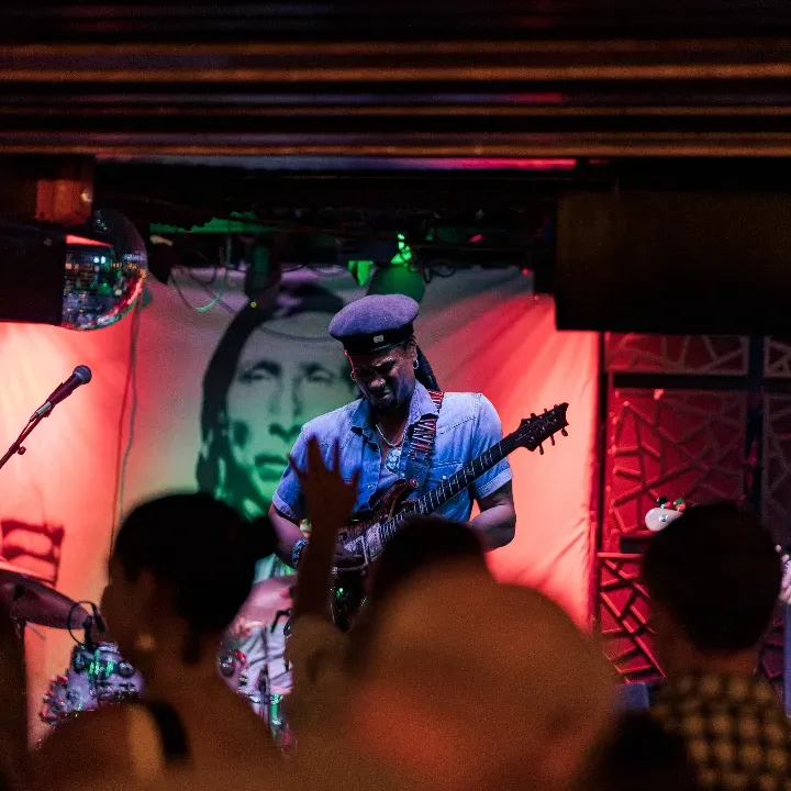 Omari Banks Delivers Rousing Act At Talkhousebar