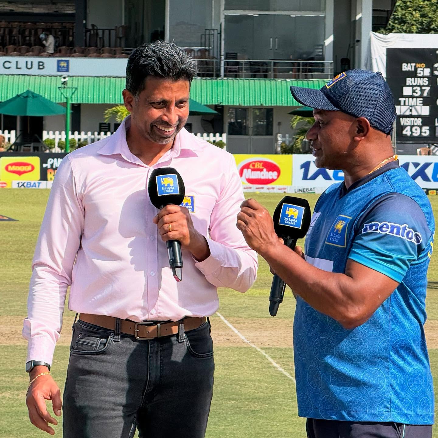 Russel Arnold Celebrates A Test Career Milestone