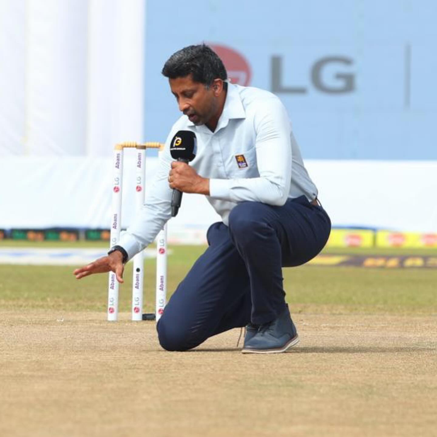 Russel Arnold Celebrates A Test Career Milestone
