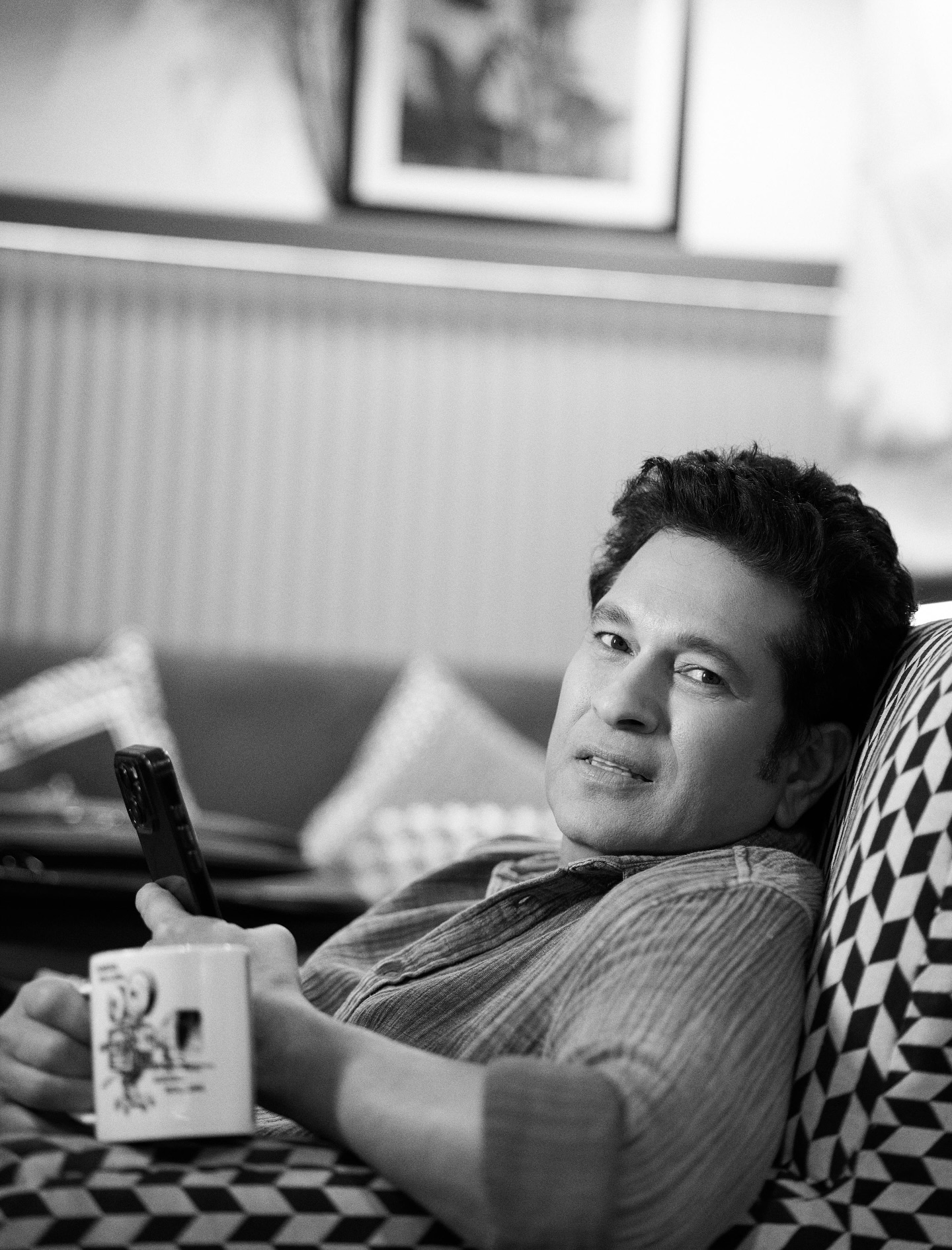 Sachin Tendulkar Chills Before Anderson-Tendulkar Trophy A candid moment as the cricket legend gears up for battle, embracing calm before the storm