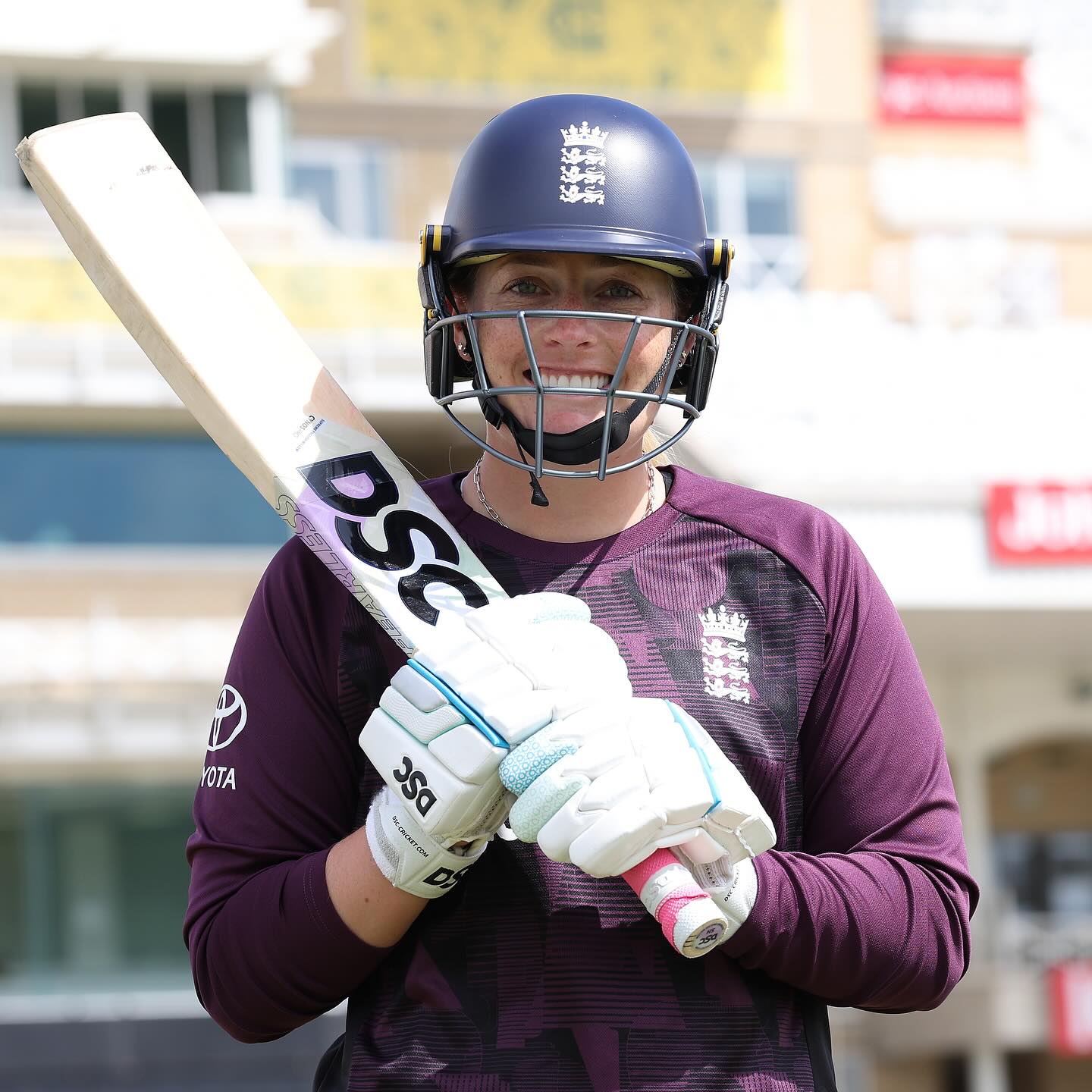 Sophie re-joins her England cricket squad, exuding energy and camaraderie on the field!!!!