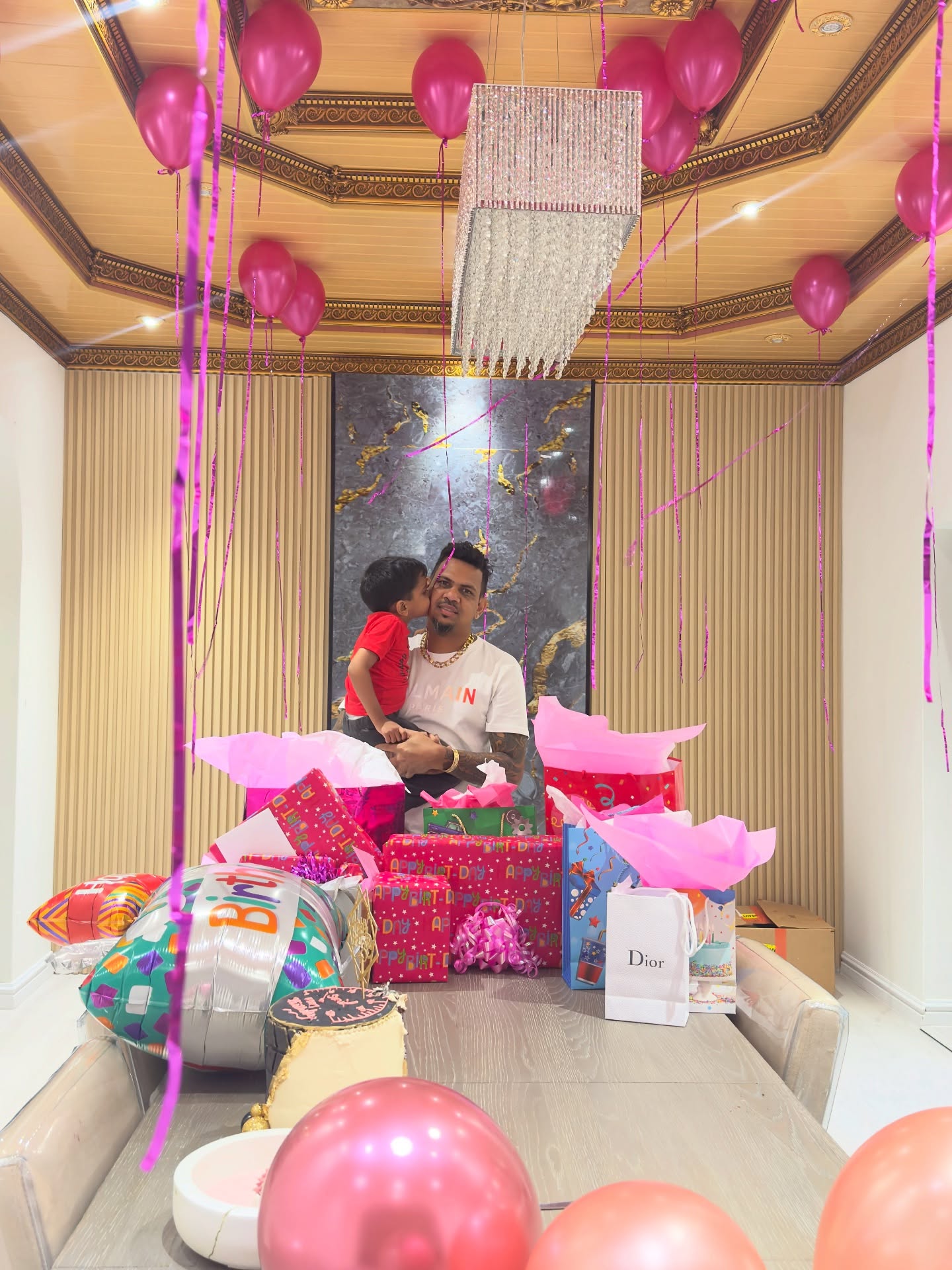 Sunil Narine Celebrates Father's Day With Silas