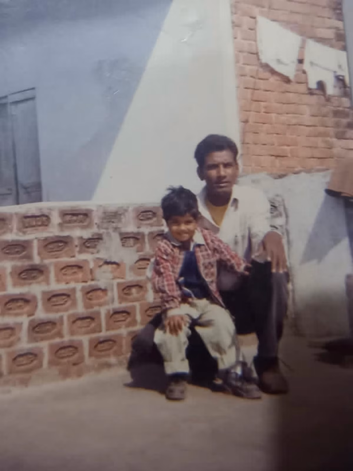 Yash Dayal Honors His Father In Heartfelt Tribute Renowned actor Yash Dayal honors his mentor father with heartfelt tribute on a special day.